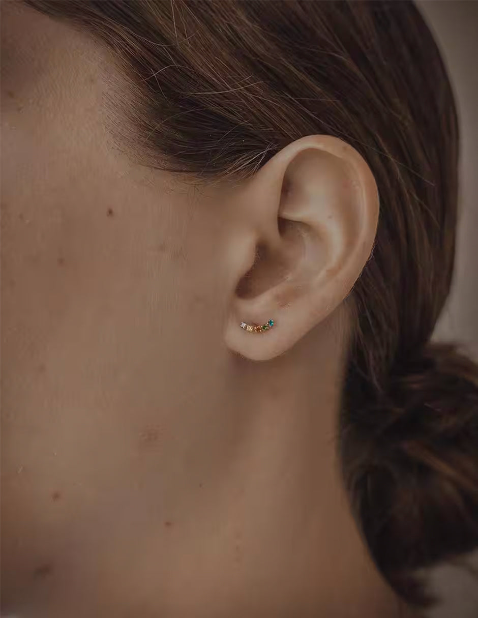 Broqueles Arcoíris con Zirconias en Oro de 10K