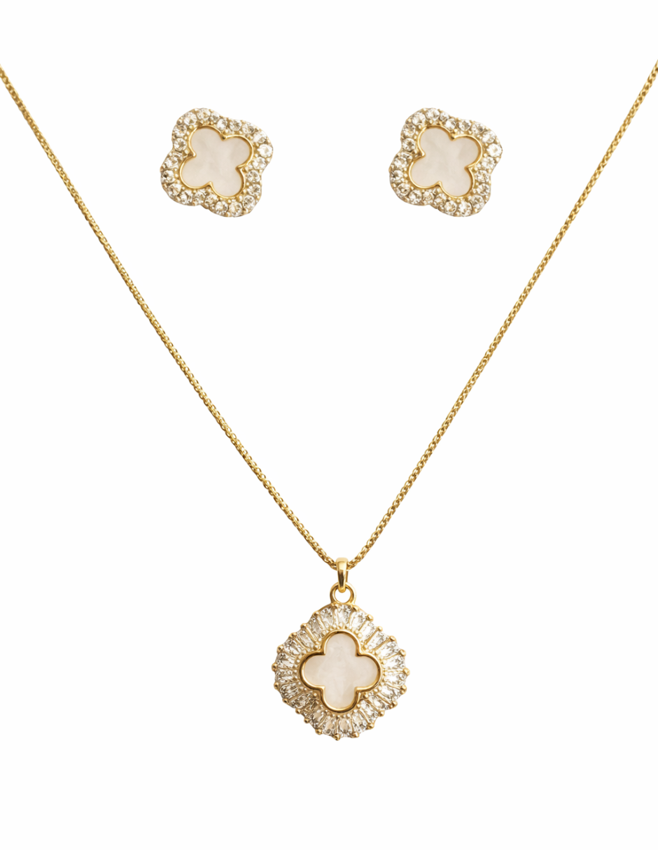 Set de Aretes y Collar de Trébol en Chapa de Oro 14K