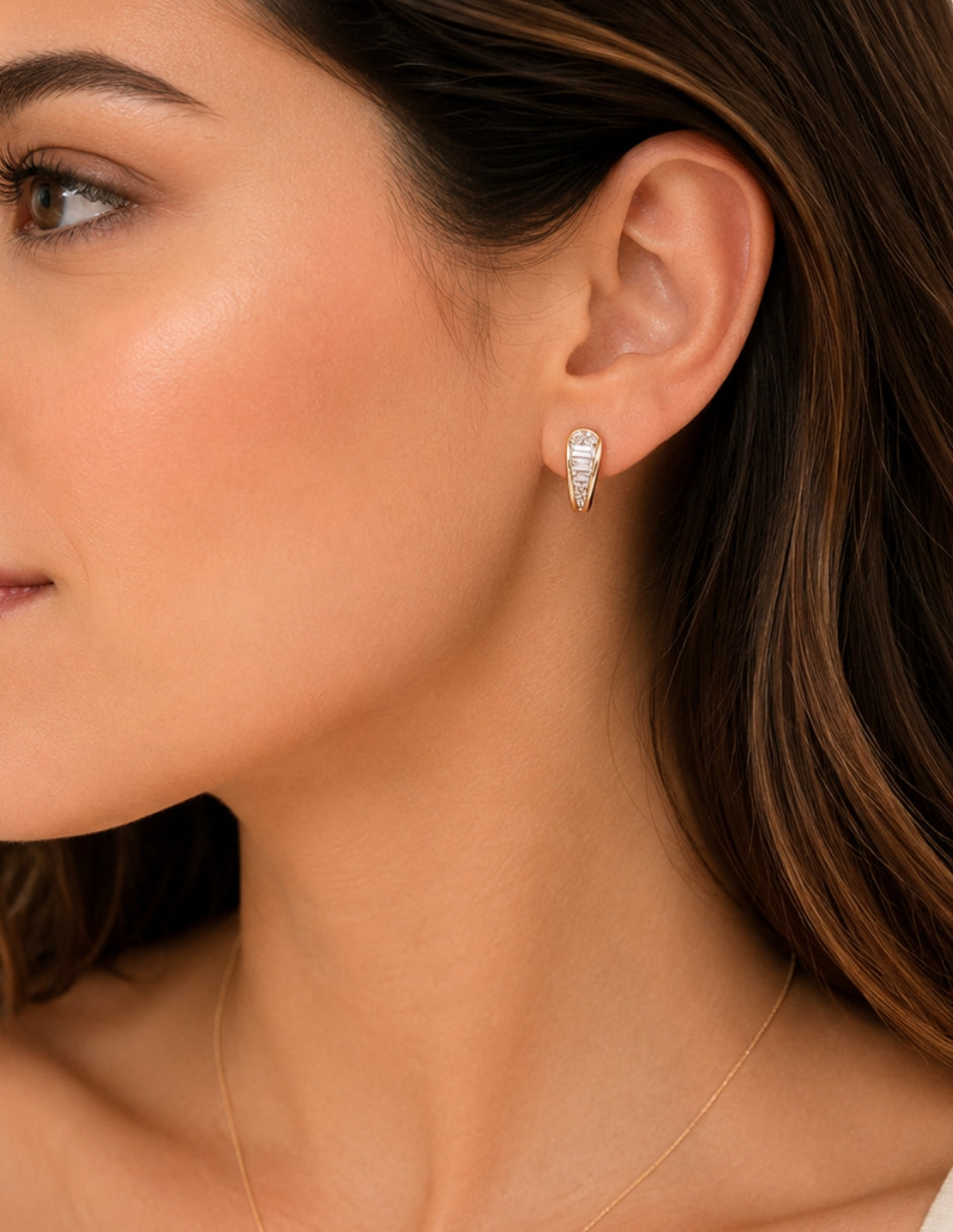 SET DE ARETES CHAPA DE ORO 14K CON ZIRCONIAS Y PERLA