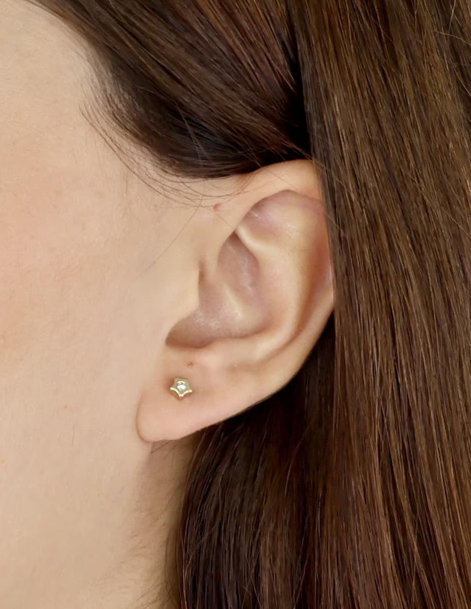 Broqueles de Estrella con Zirconia Oro de 10k