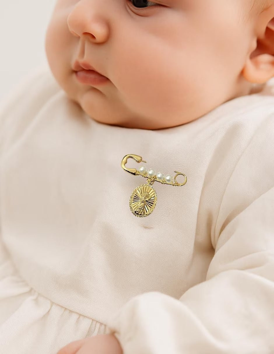 Dije de Divino Niño Oval - en Chapa de Oro