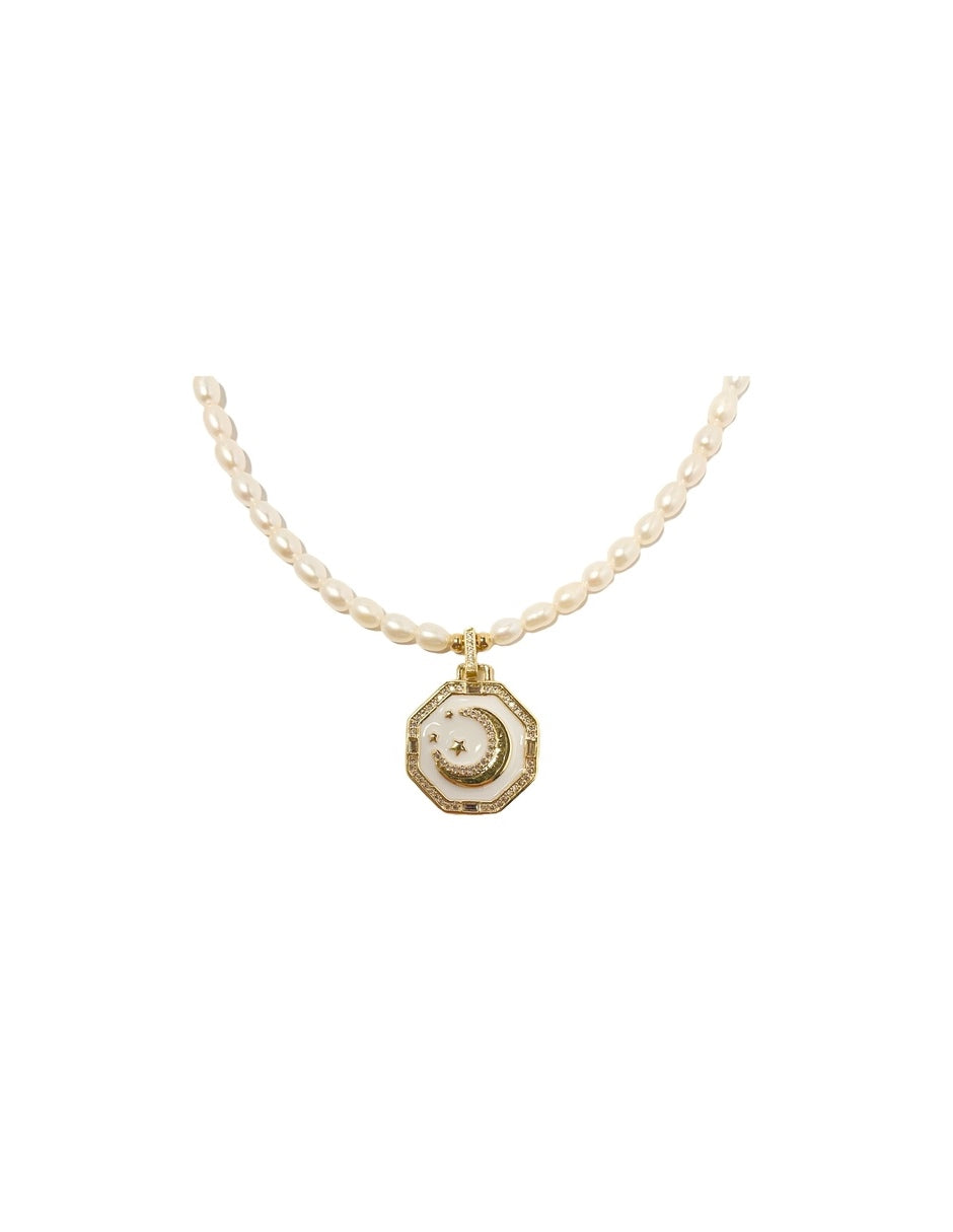Collar de Perla Natural con Dije de Luna en Chapa de Oro 14k