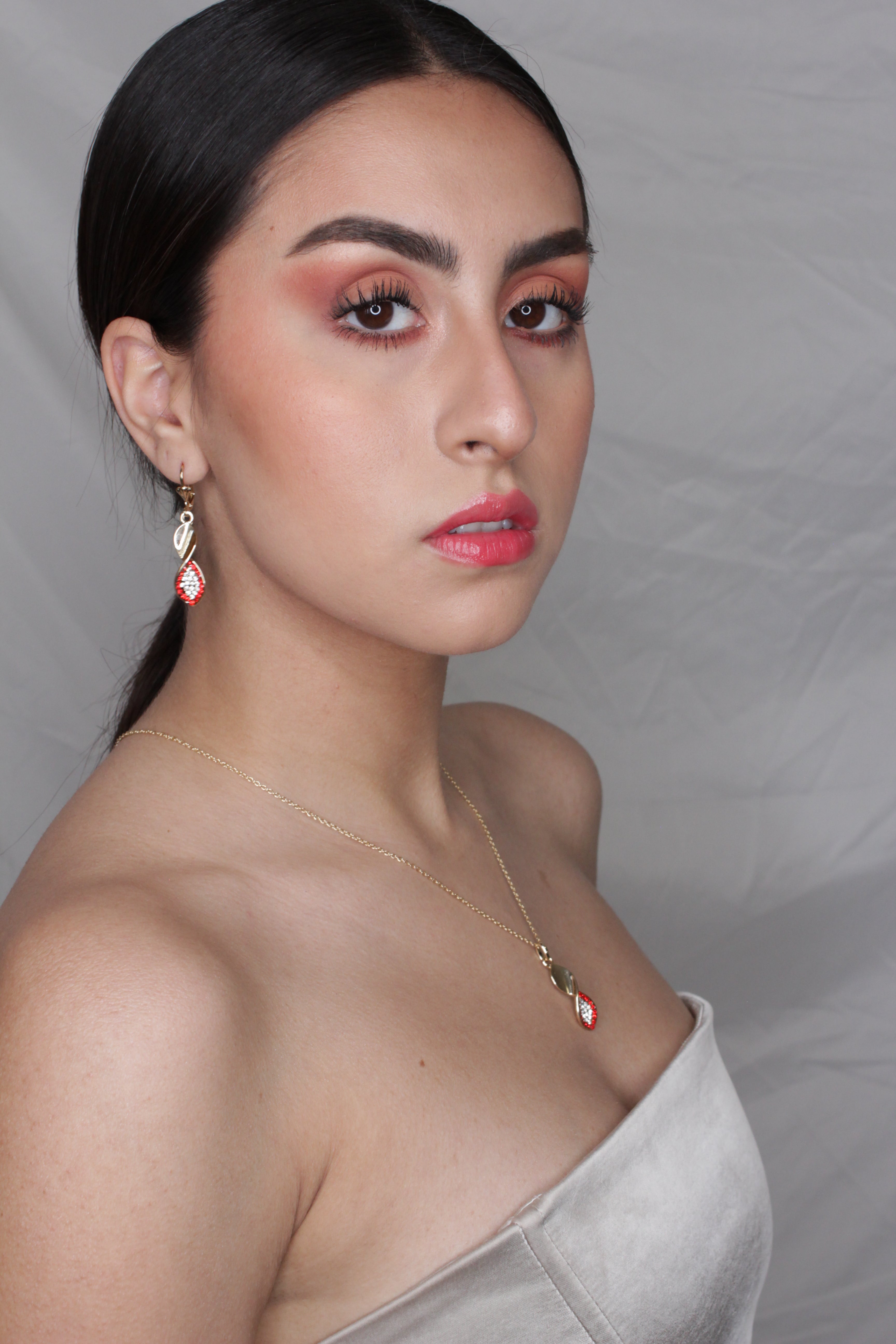 Juego de Collar y Aretes con Zirconias en Chapa de Oro 14k