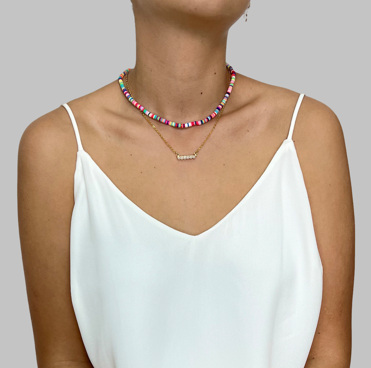 Collar de Puka con Cadena en Chapa de Oro de 14k y Dije con Perlas Naturales