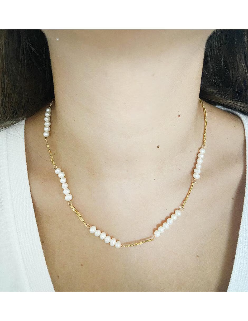 Aretes y Collar de Perlas en chapa de oro
