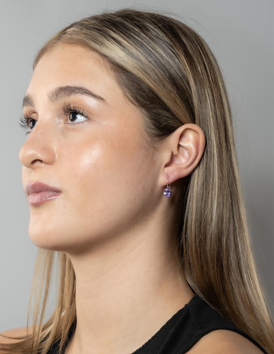 Aretes con Zirconia Lila - en Oro de 10k