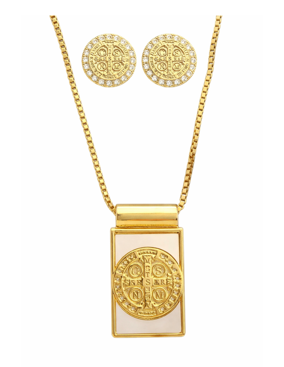 Set de Aretes y Collar en Chapa de Oro 14K