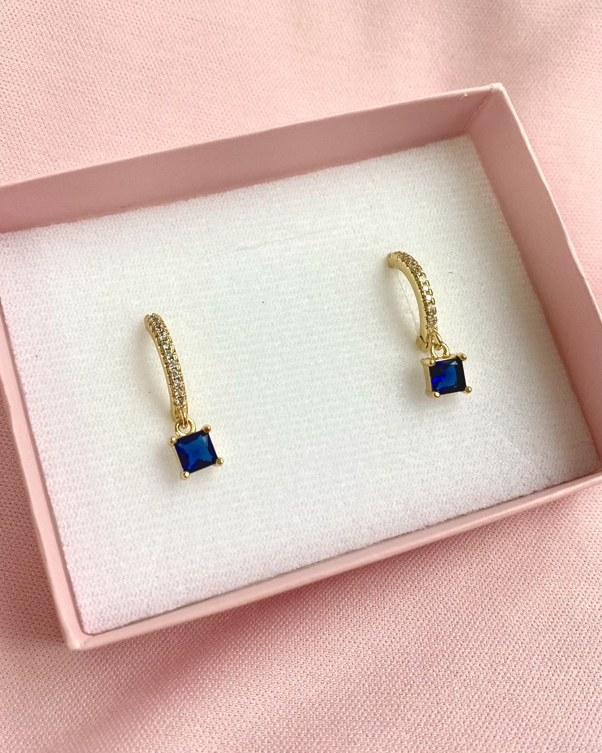 Arracadas con Zirconia Azul en Chapa de Oro 14k