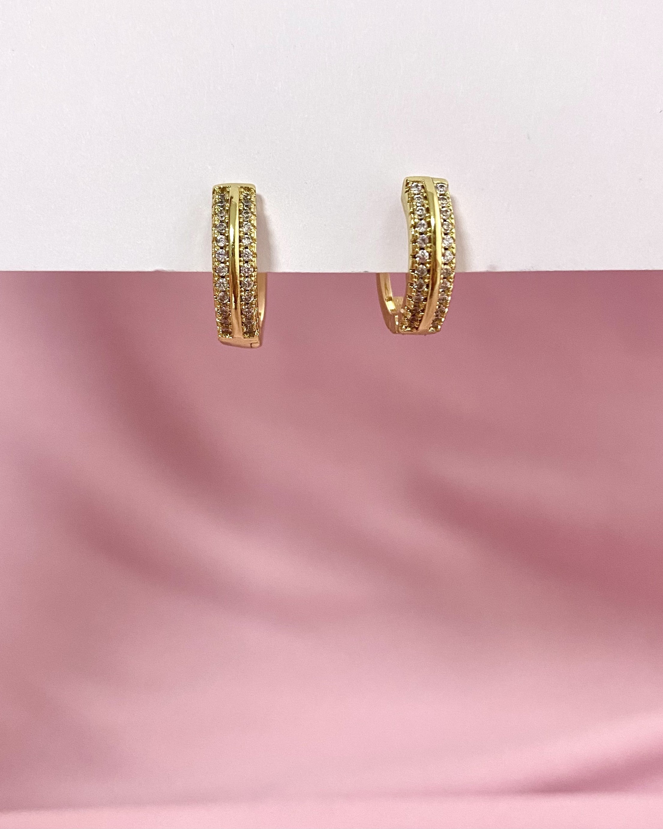 Arracadas con Mini Zirconias en Chapa de Oro 14k