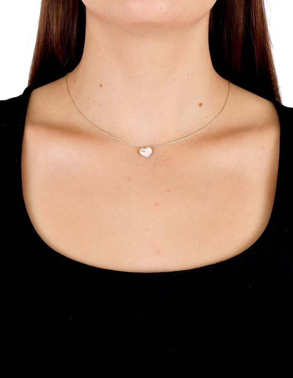 Collar de Corazón con Madre Perla en Oro de 10k