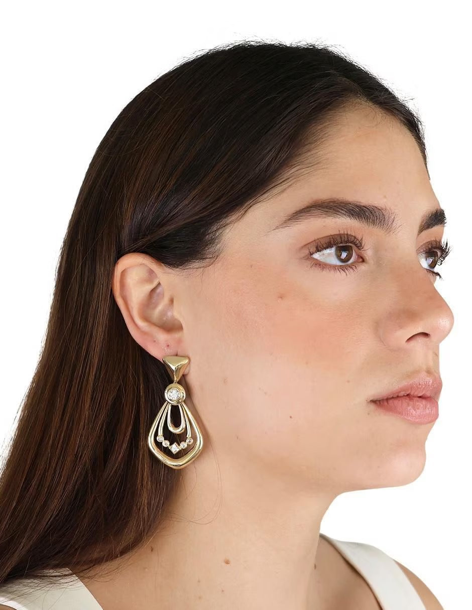 Aretes triangulares en oro 14k