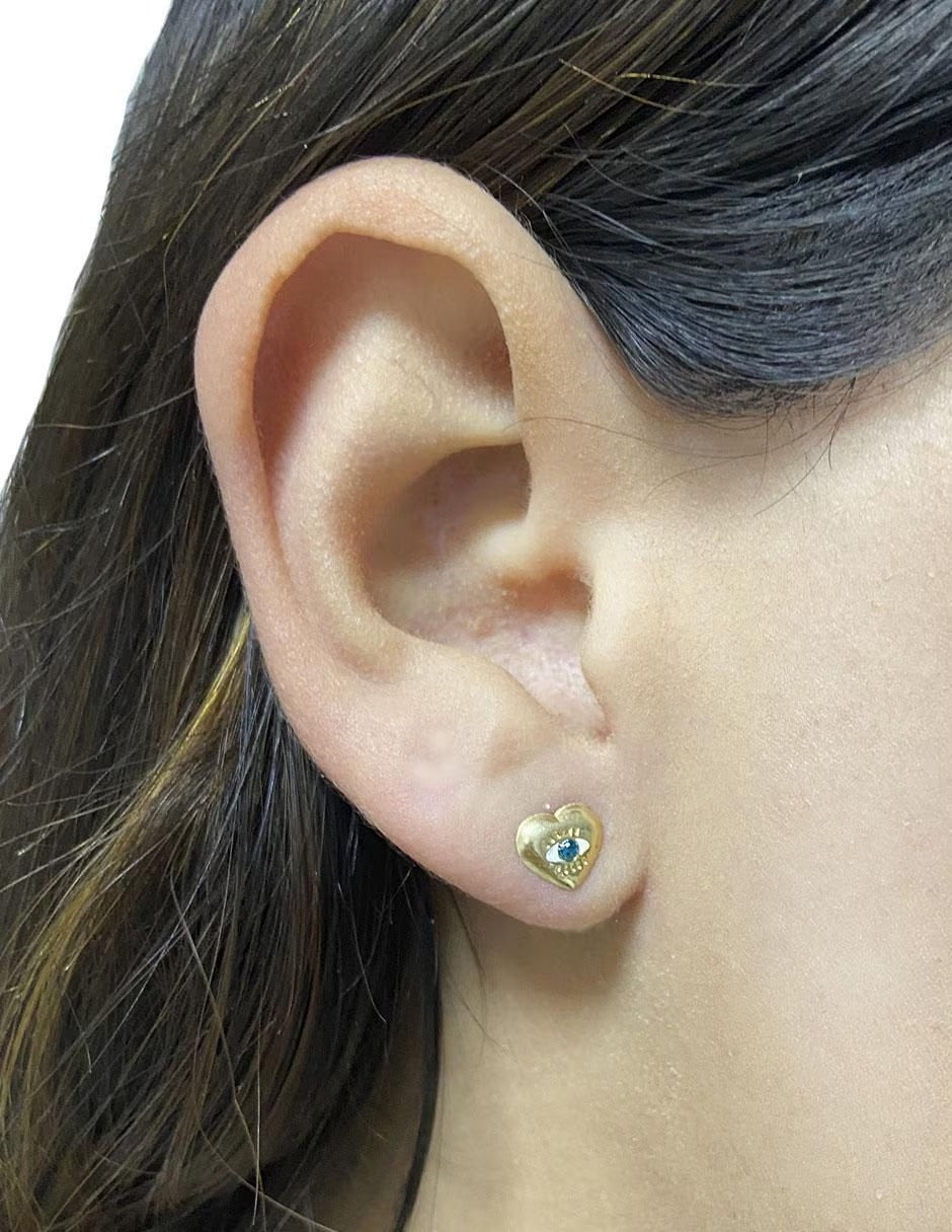 Broquel Corazon con Ojo Turco en Oro de 10k