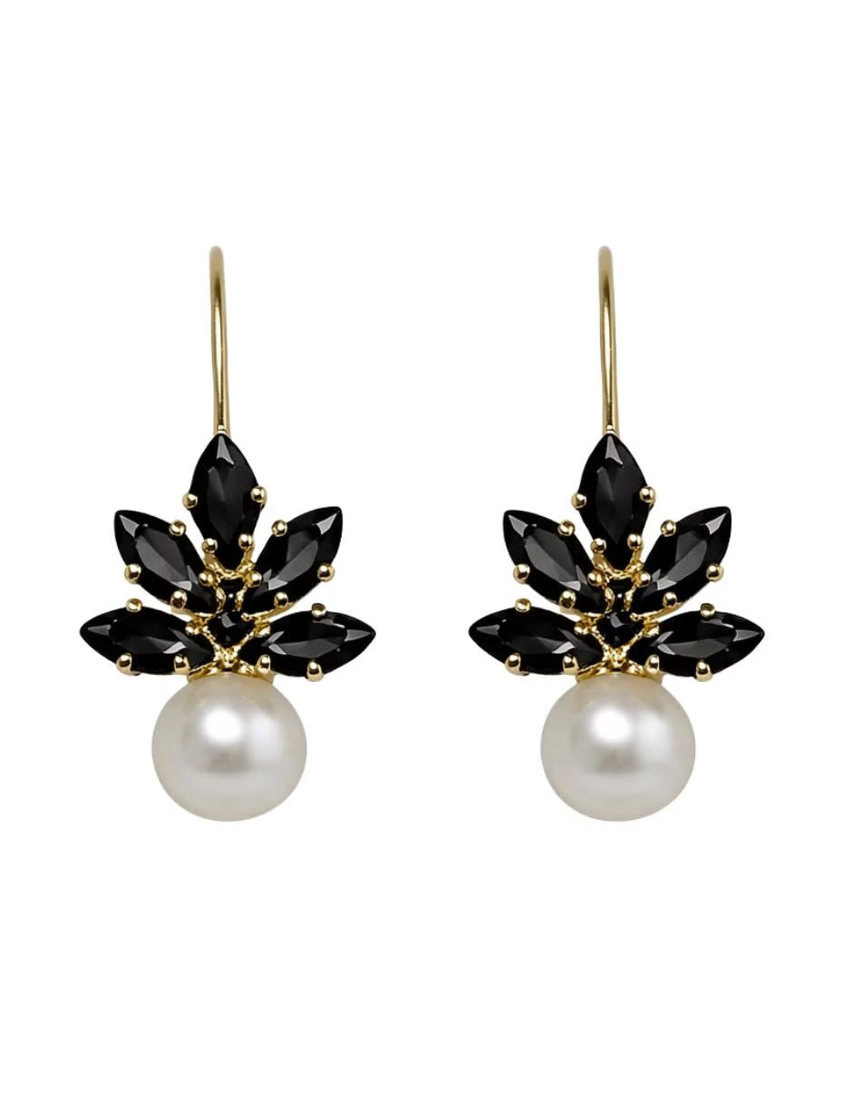 Aretes cortos de  zirconias negras con perla 10k