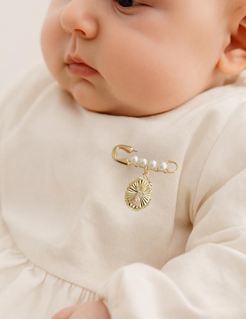 Dije de Divino Niño Oval - en Chapa de Oro
